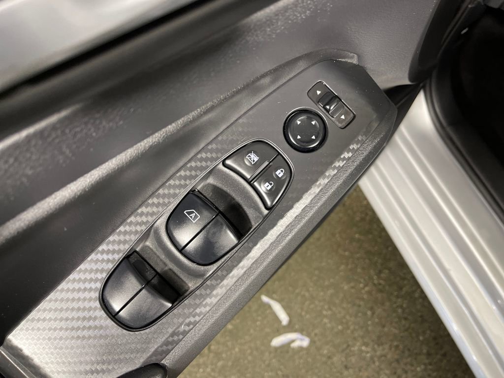 Used 2024 Nissan Altima 2.5 SV w/ SV Premium Package image 18