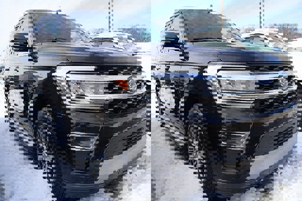 Used 2024 Ford Expedition Limited image 2