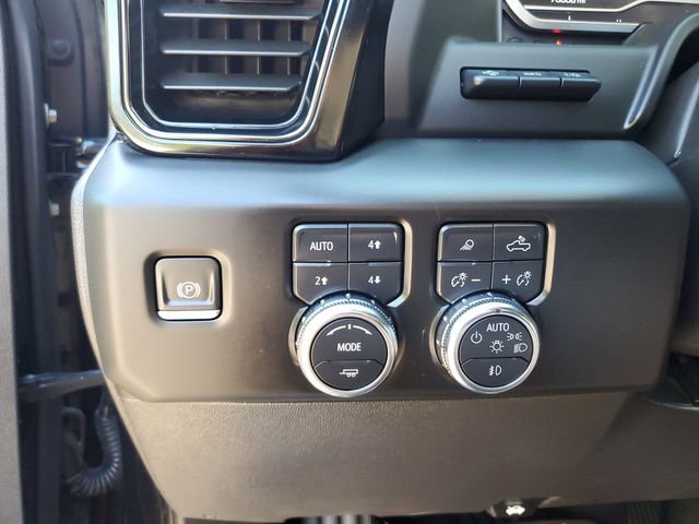 Used 2023 GMC Sierra 1500 AT4 w/ Technology Package AWD/4WD image 30