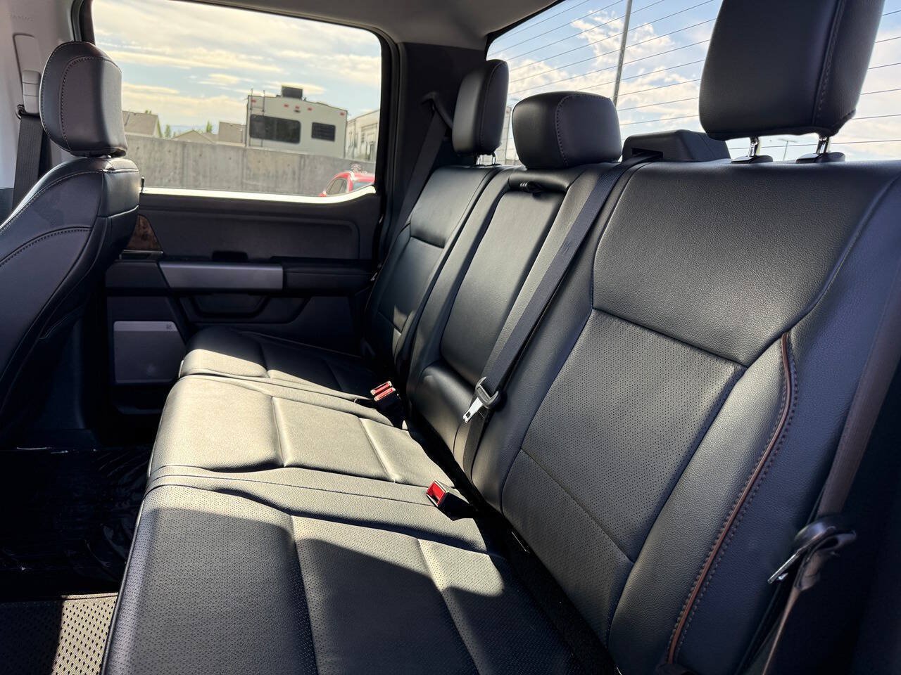 Used 2025 Ford F350 Lariat w/ FX4 Off-Road Package AWD/4WD image 25