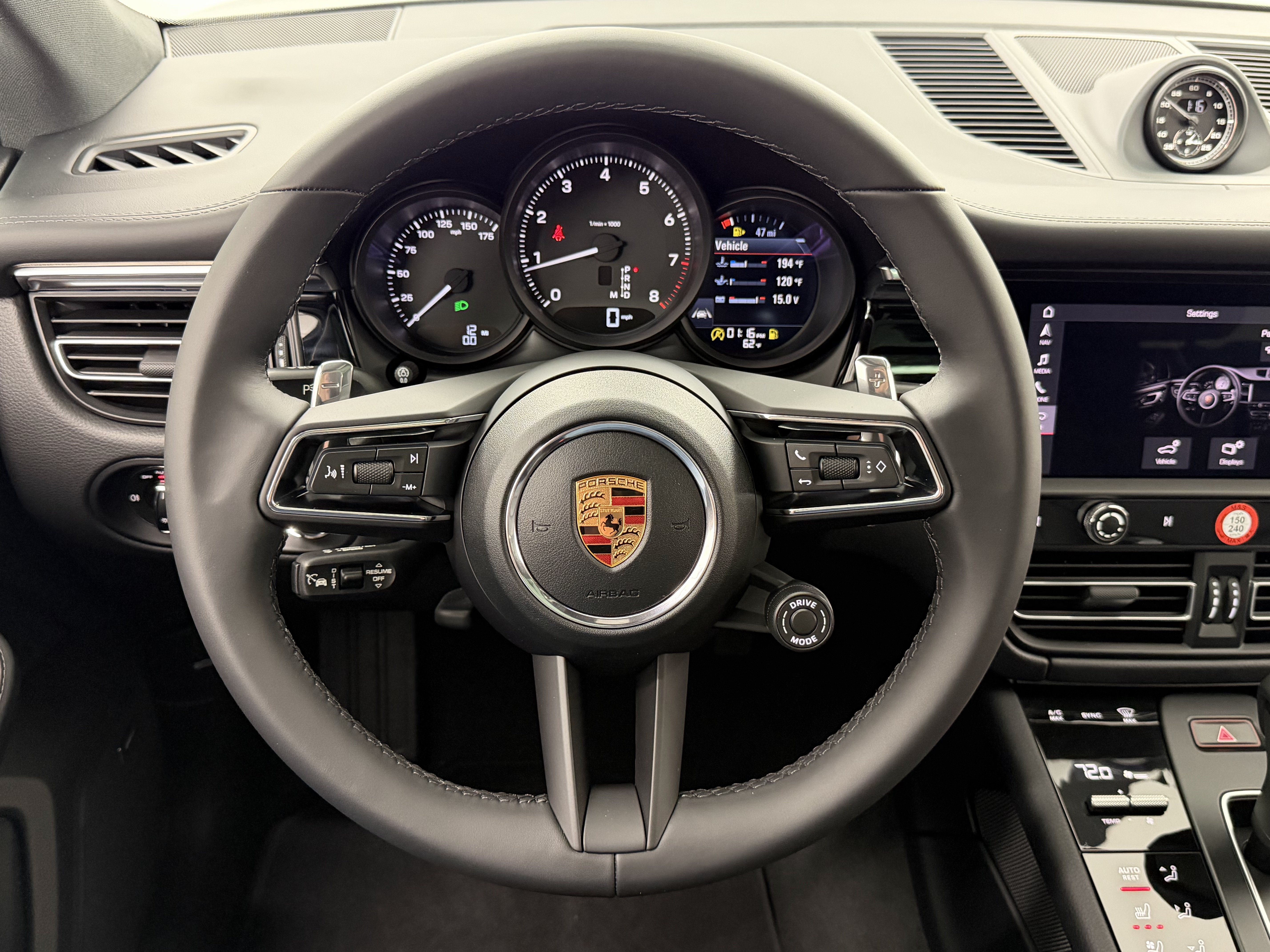 Certified 2026 Porsche Macan AWD/4WD image 46