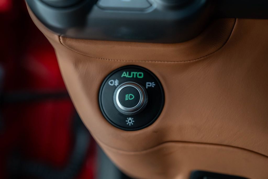 Used 2019 Ferrari 812 Superfast image 28