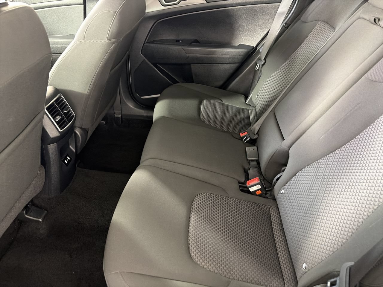 Used 2026 Kia Sportage LX FWD image 23