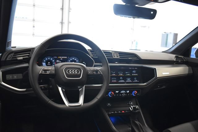 Used 2024 Audi Q3 2.0T Premium Plus image 23