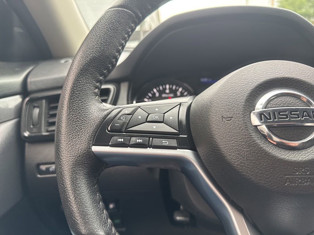 Used 2020 Nissan Rogue SV AWD/4WD image 21