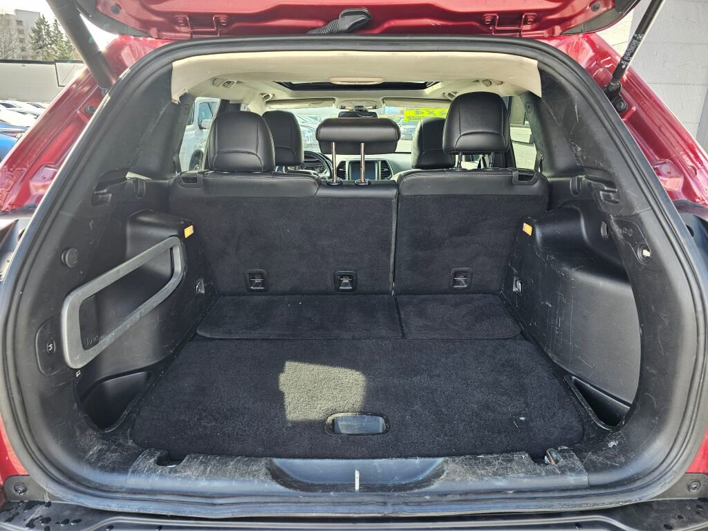 Used 2016 Jeep Cherokee Latitude w/ North All-Season Group image 14