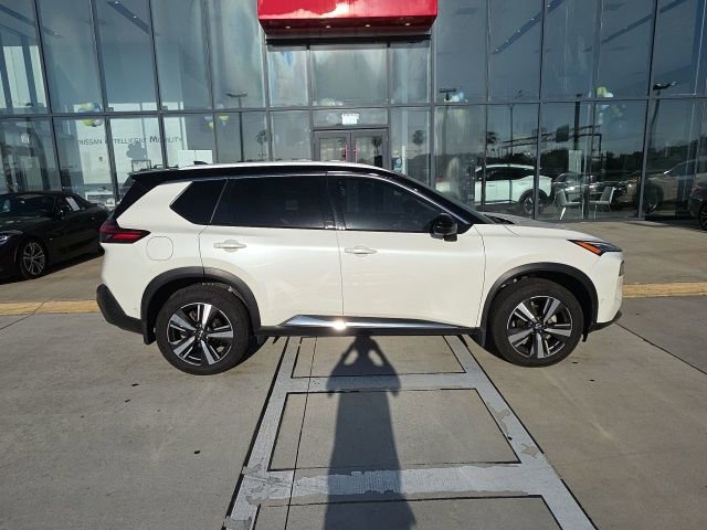 Used 2023 Nissan Rogue SL w/ SL Premium Package image 3