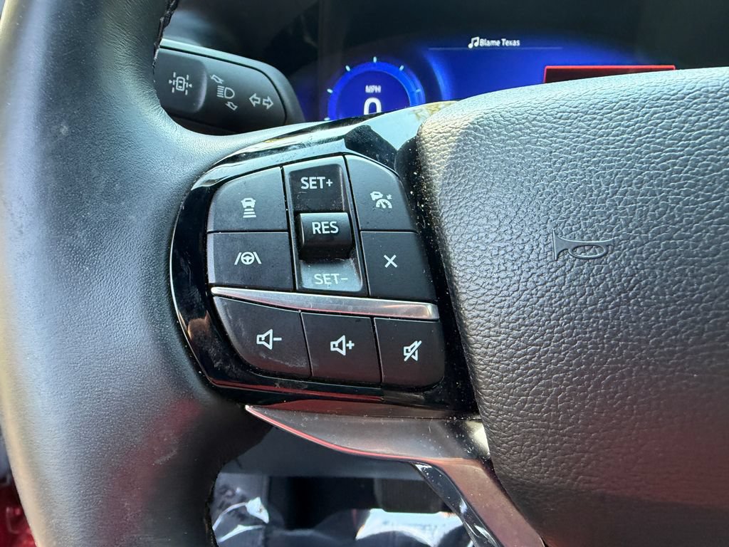 Used 2023 Ford Explorer Platinum w/ Technology Package AWD/4WD image 25