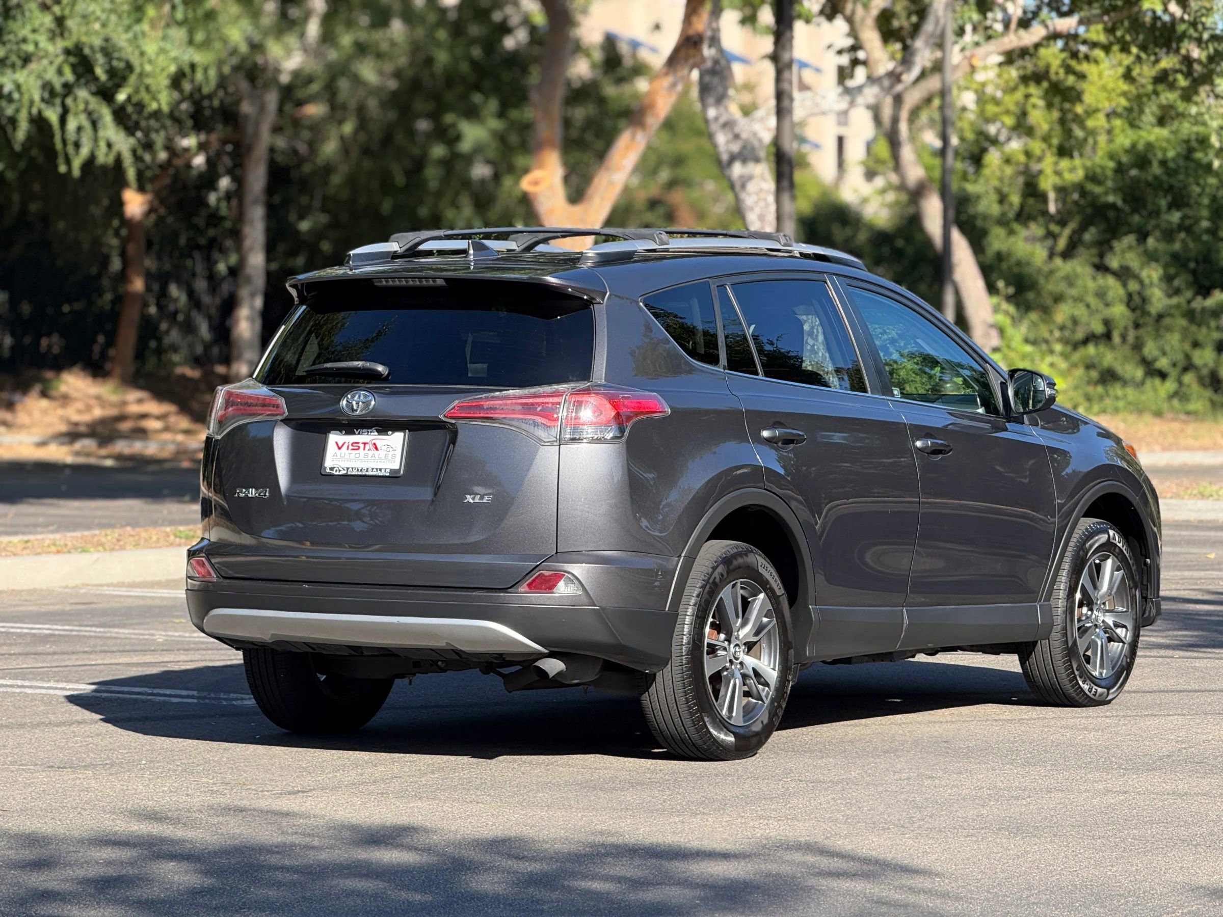 Used 2016 Toyota RAV4 XLE FWD image 4