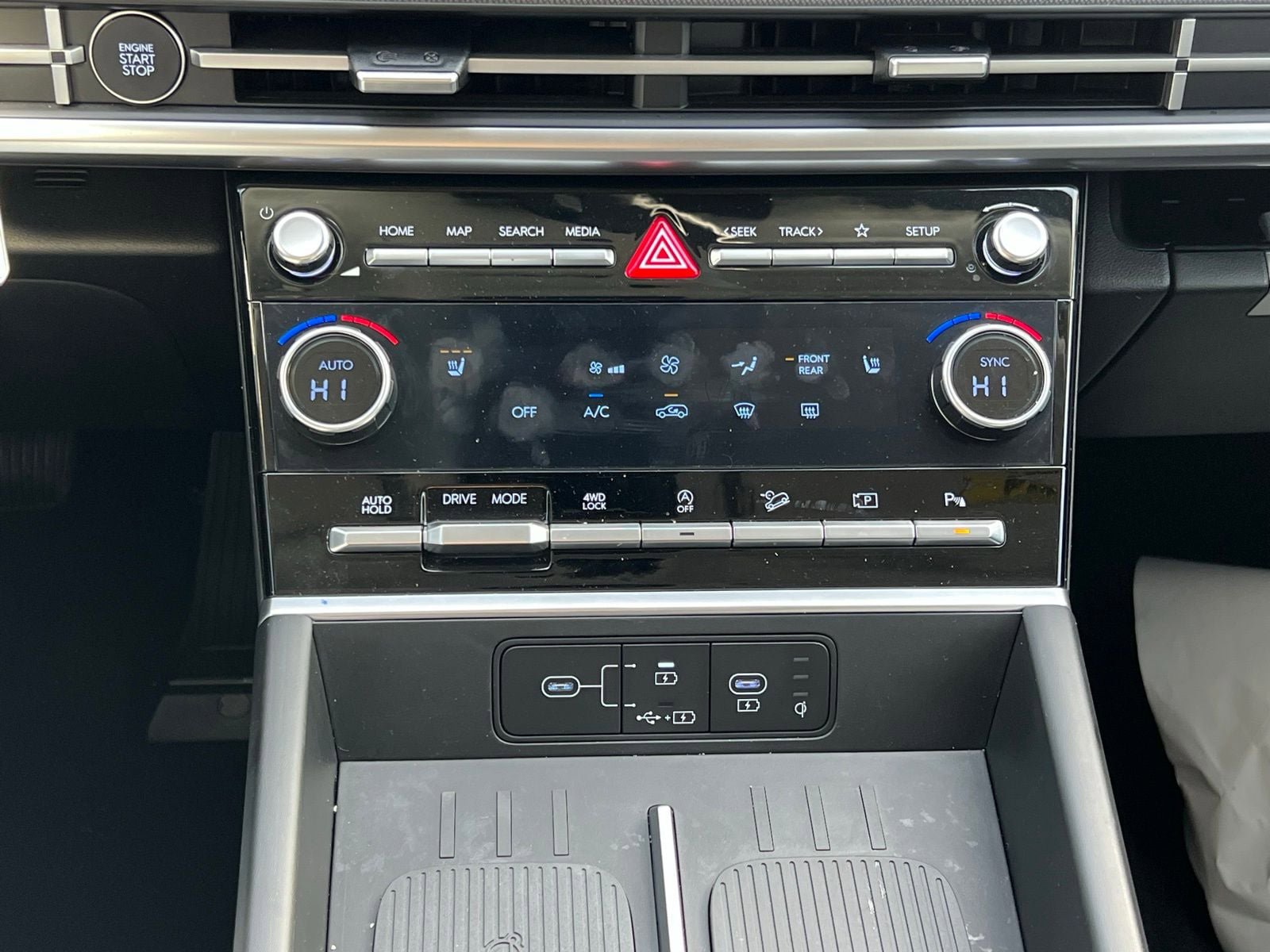 Certified 2025 Hyundai Santa Fe XRT image 36