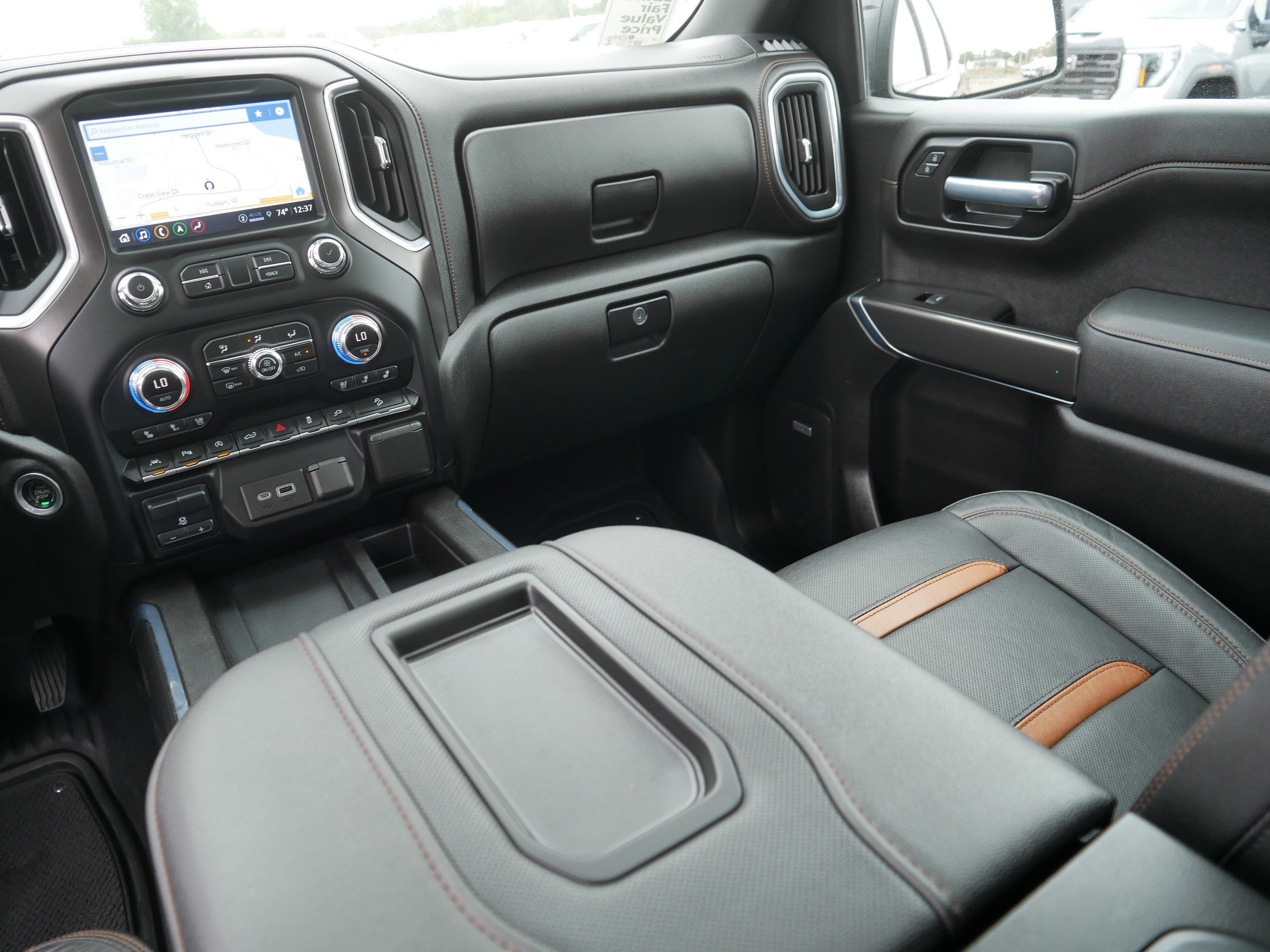 Used 2021 GMC Sierra 1500 AT4 w/ AT4 Value Package AWD/4WD image 11