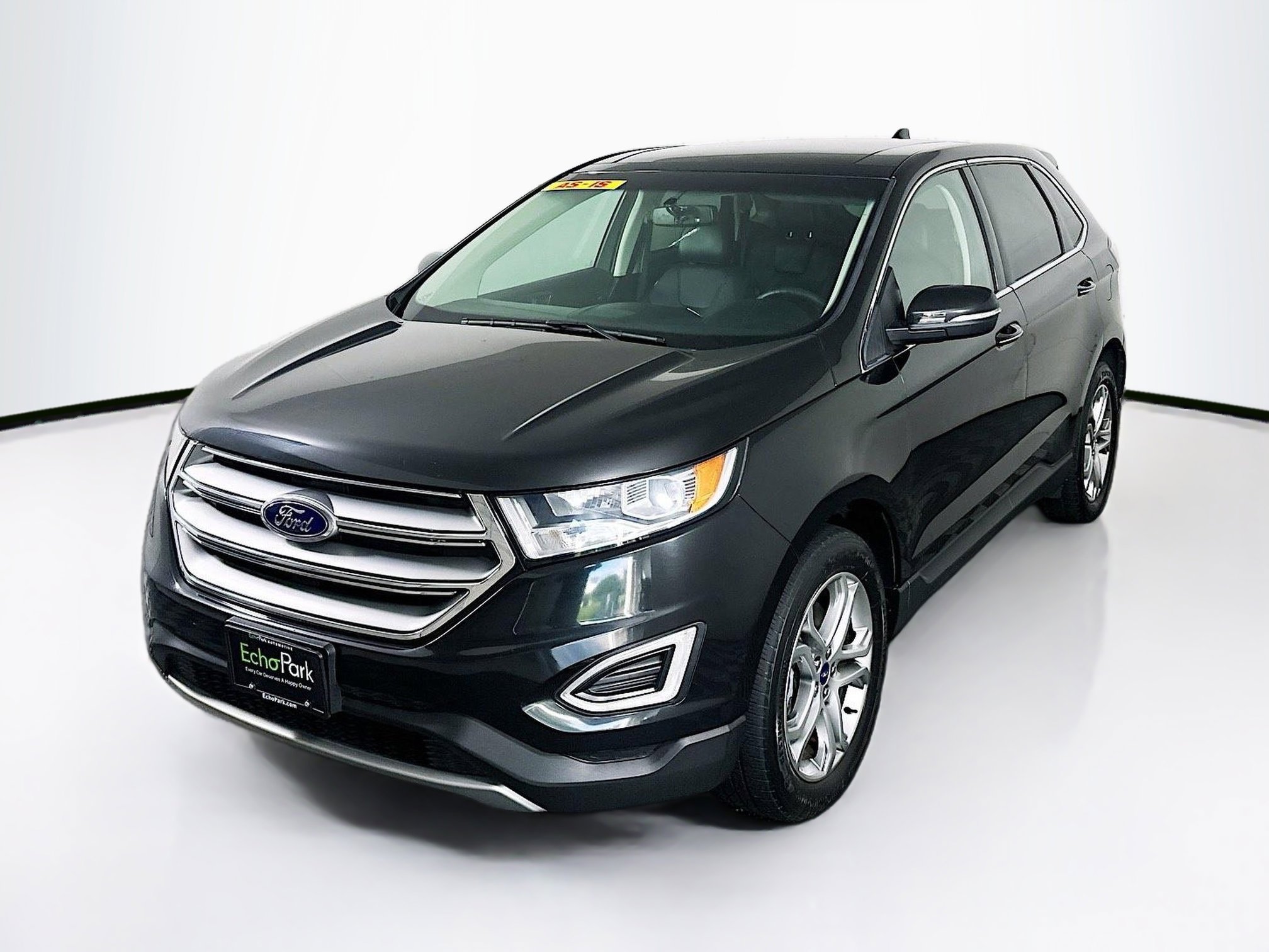 Used 2015 Ford Edge Titanium FWD image 3