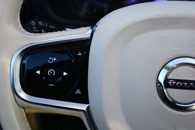 Used 2023 Volvo XC60 T8 Core image 14