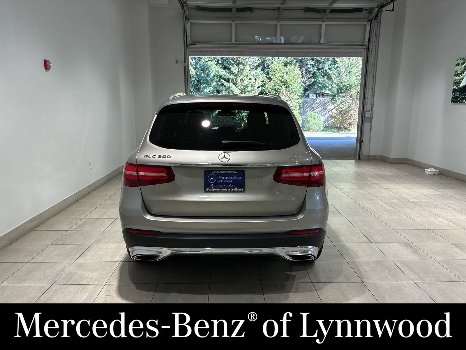 Used 2019 Mercedes-Benz GLC 300 4MATIC image 5
