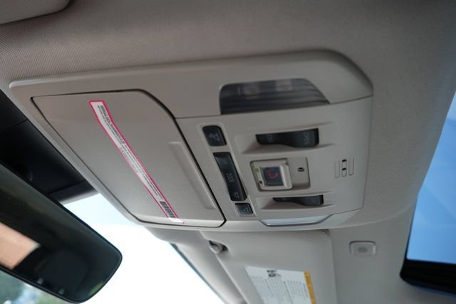 Used 2023 Toyota Highlander XLE FWD image 44