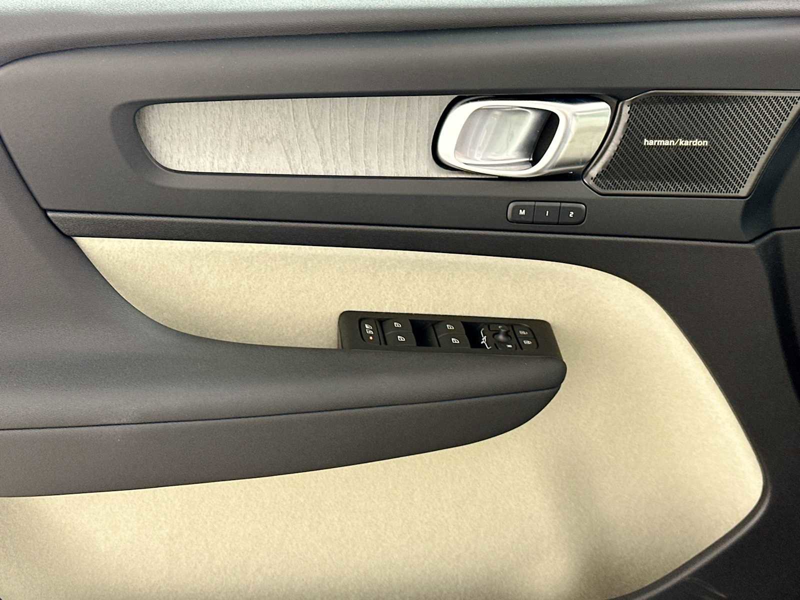 New 2026 Volvo XC40 B5 Ultra w/ Climate Package image 16