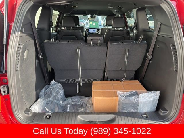 New 2026 Chrysler Voyager LX FWD image 32