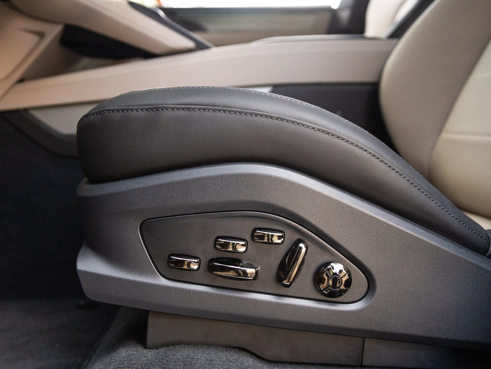 New 2026 Porsche Cayenne Electric AWD/4WD image 26