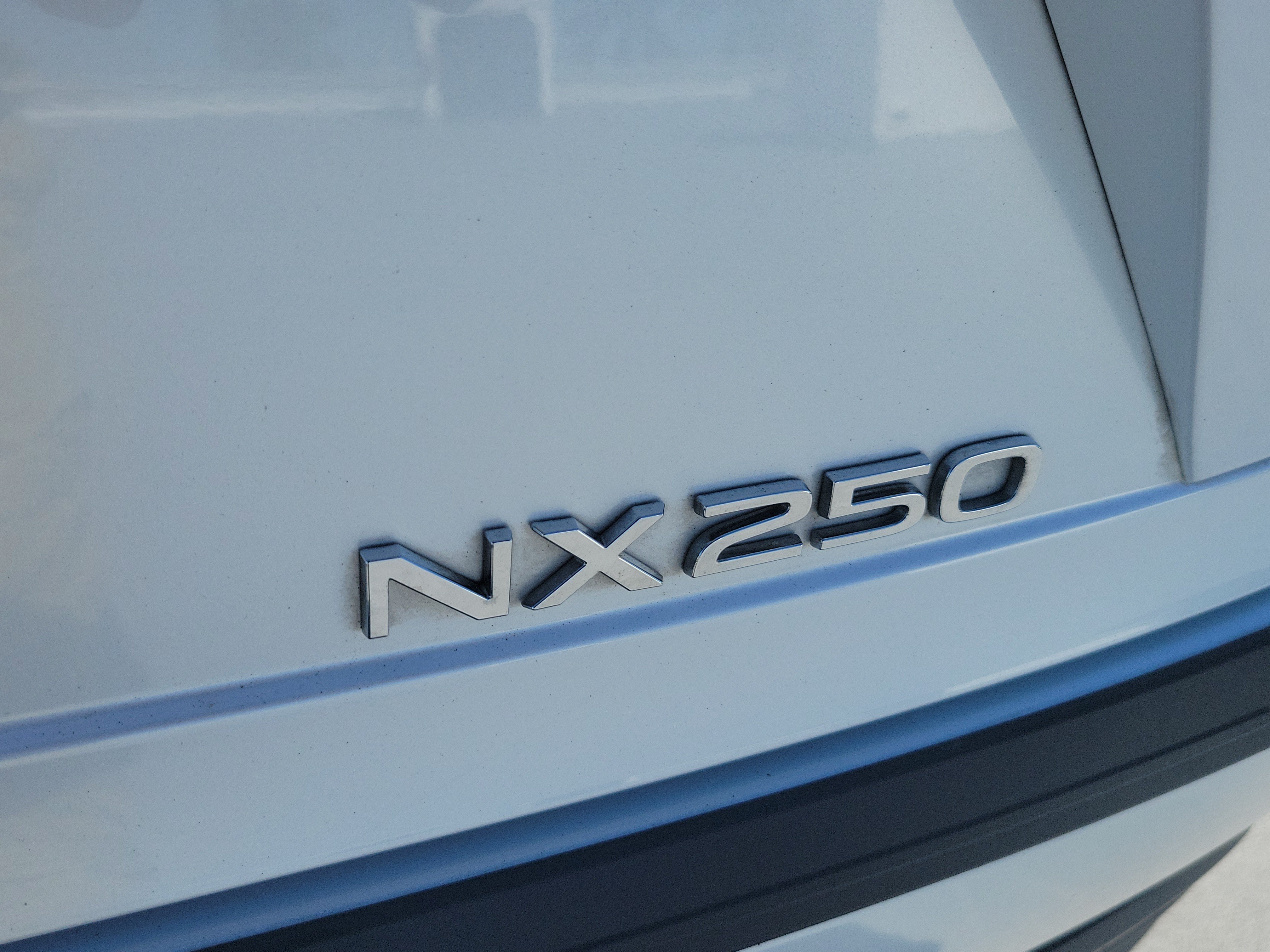 Used 2024 Lexus NX 250 FWD w/ Towing Package (2000 Lbs) image 8