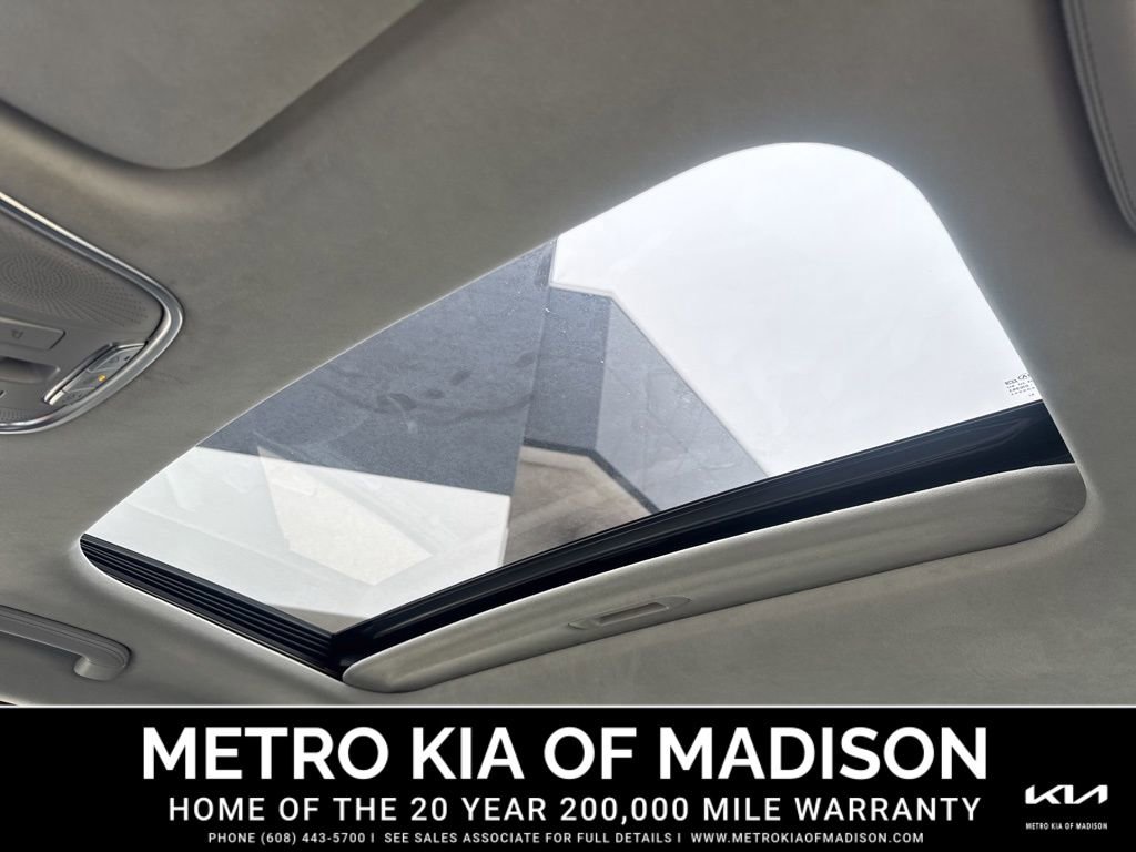Used 2020 Kia K900 Luxury w/ VIP Package image 24