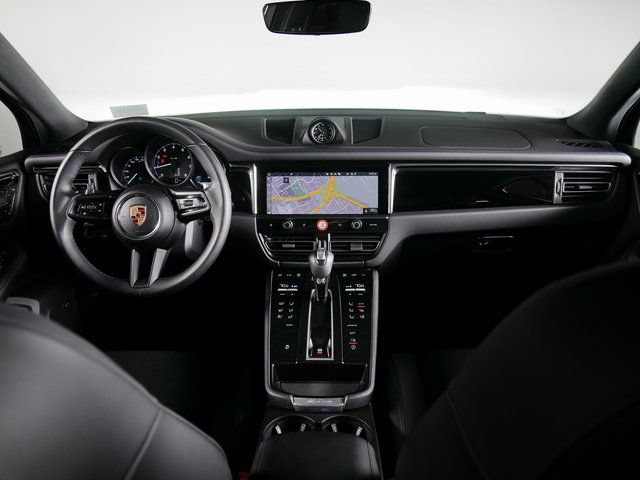 Certified 2026 Porsche Macan AWD/4WD image 12