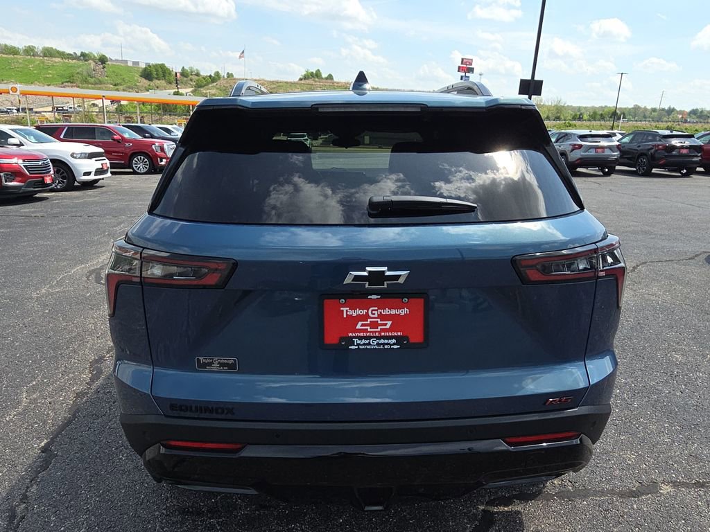 New 2026 Chevrolet Equinox RS w/ Convenience Package III FWD image 7