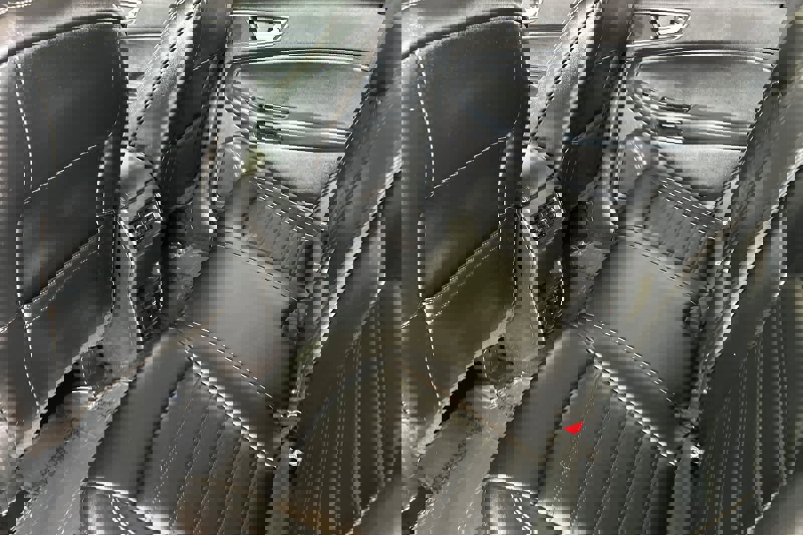 Used 2019 Ford Edge SEL w/ Equipment Group 201A image 4