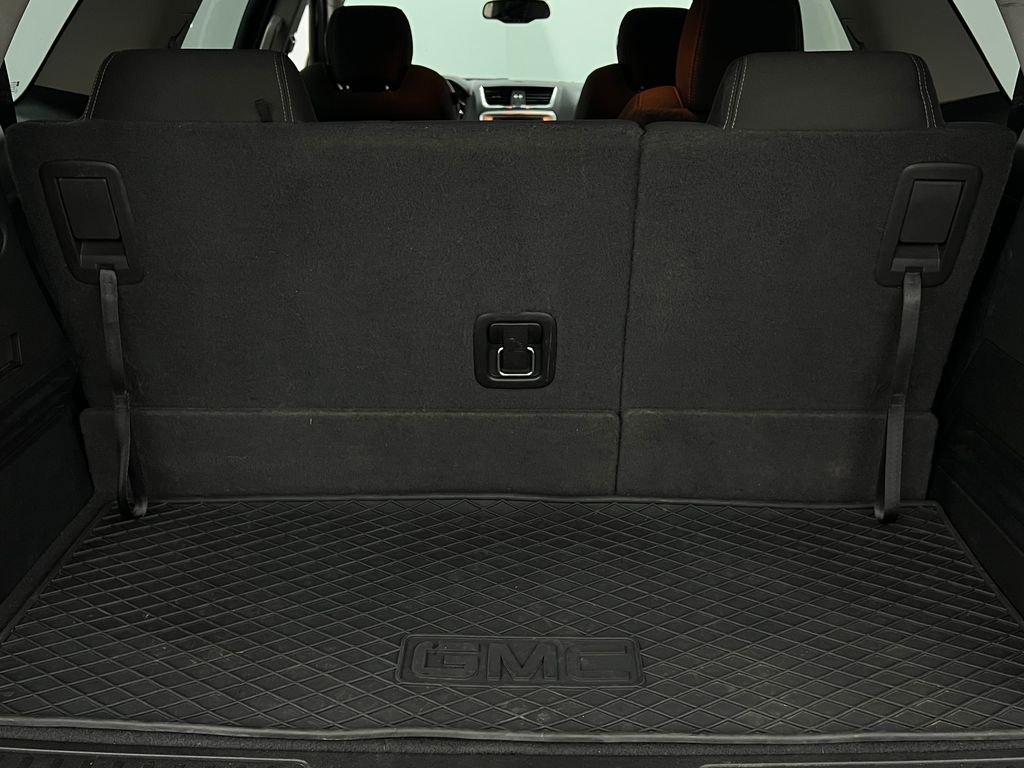 Used 2016 GMC Acadia SLE FWD image 25
