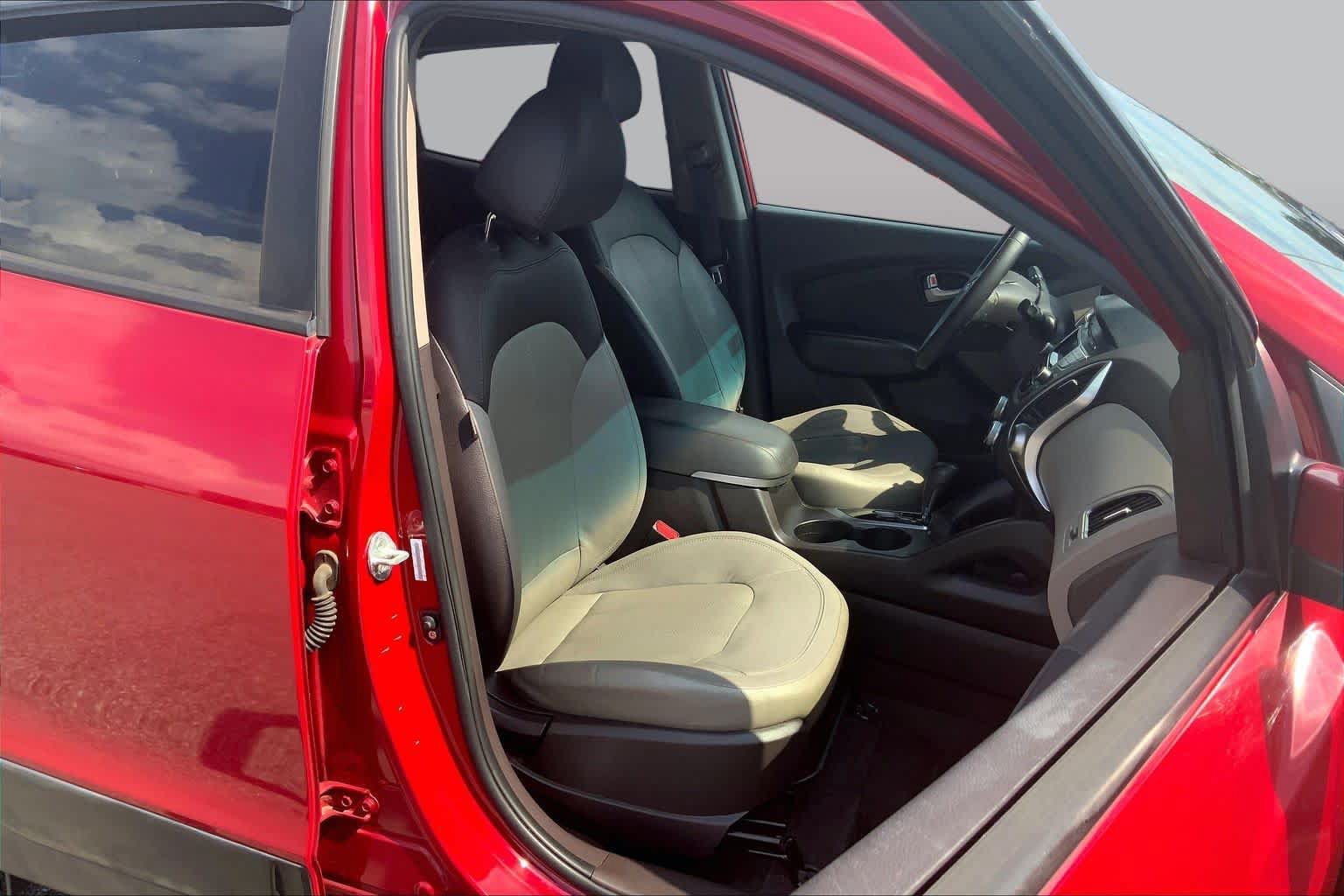 Used 2013 Hyundai Tucson Limited FWD image 9