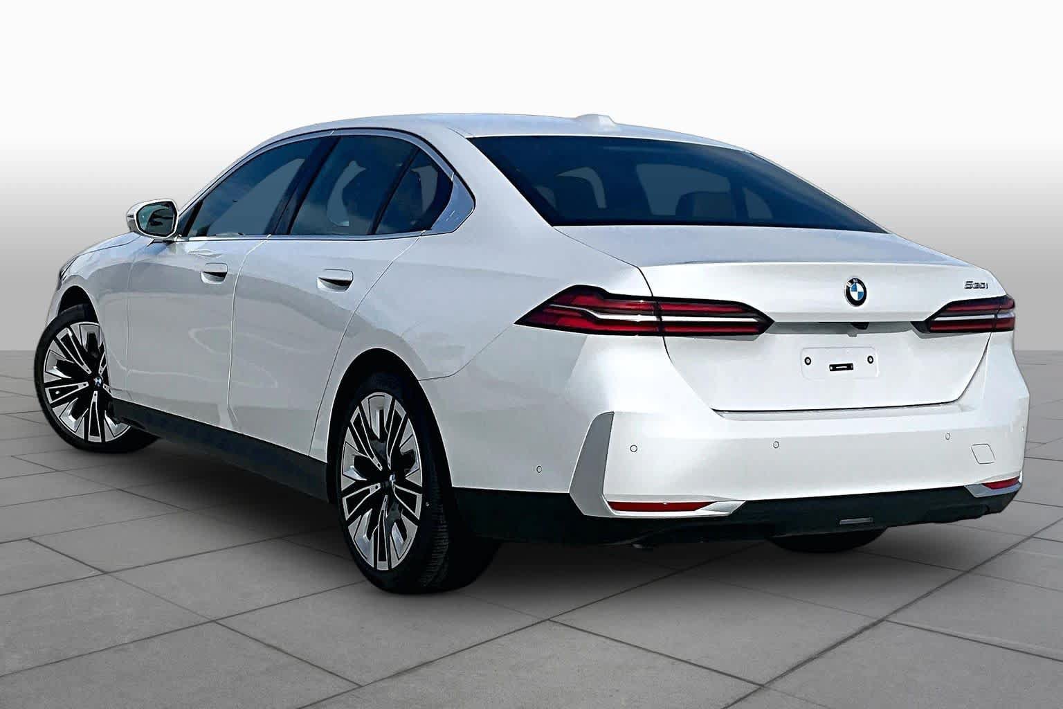 Used 2027 BMW 530i w/ Premium Package RWD image 12