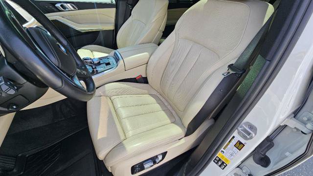 Used 2022 BMW X5 xDrive40i w/ Executive Package AWD/4WD image 12