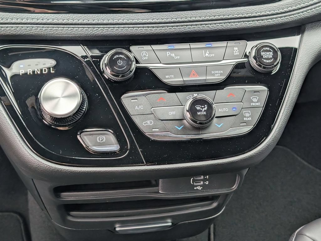New 2027 Chrysler Pacifica Select FWD image 20