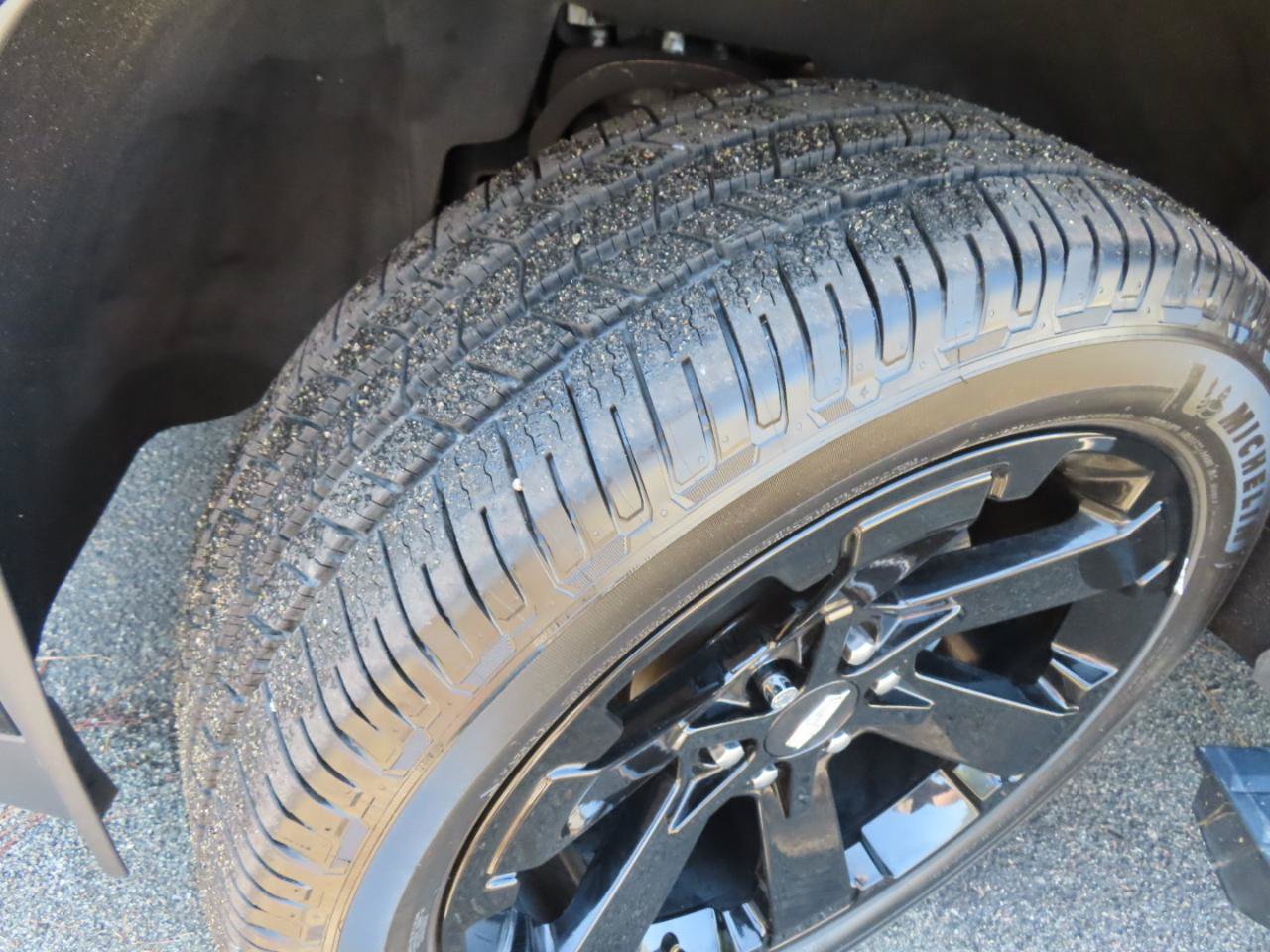 Used 2018 Cadillac Escalade Premium Luxury RWD image 15