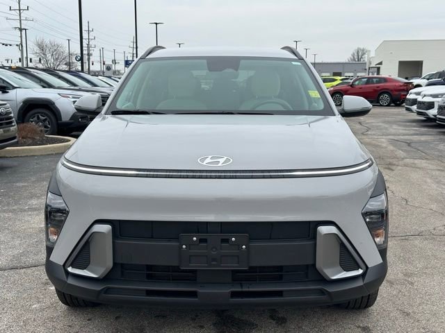 Used 2025 Hyundai Kona SEL image 2
