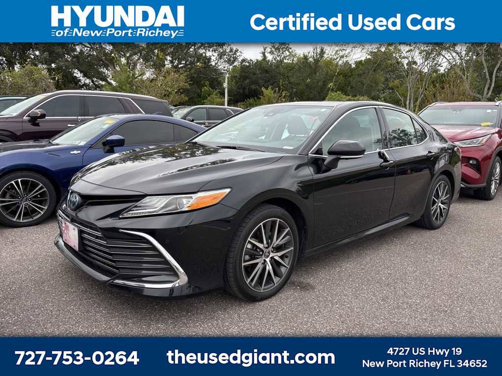 Used 2022 Toyota Camry XLE