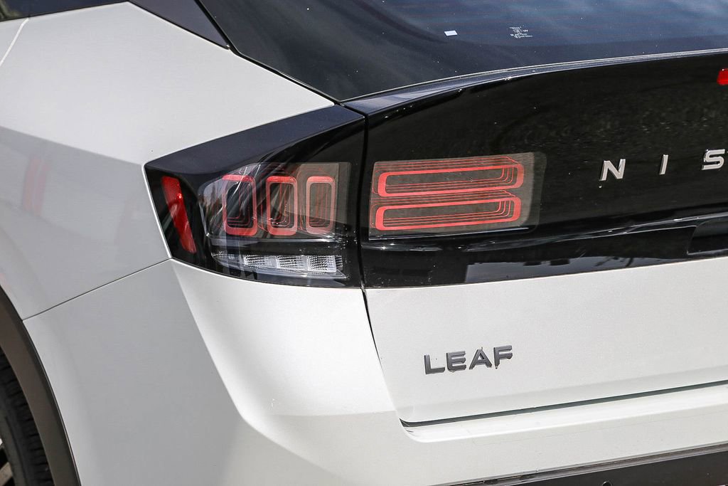New 2026 Nissan Leaf Platinum+ w/ Cargo Package (Platinum+) FWD image 10
