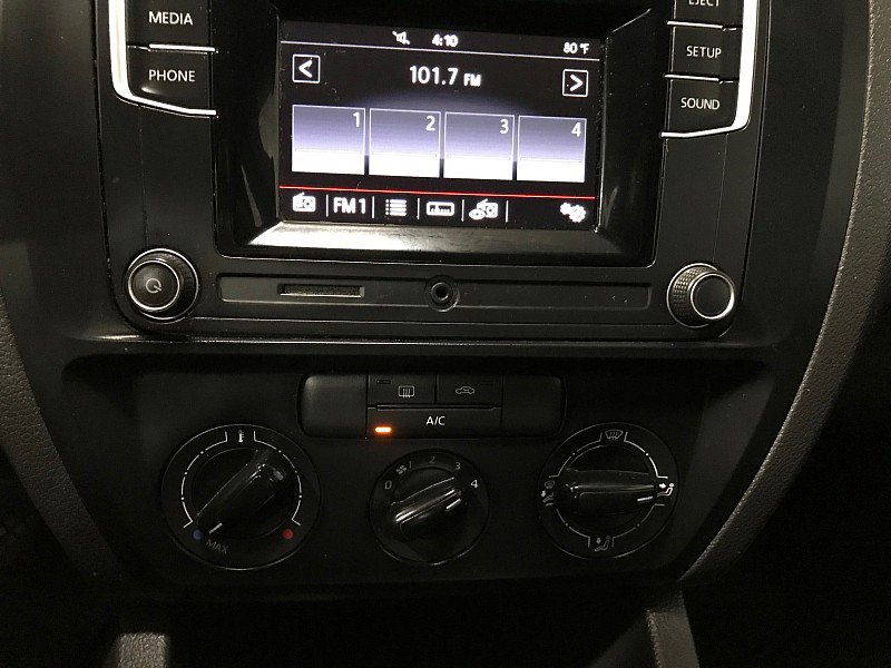 Used 2016 Volkswagen Jetta S image 28