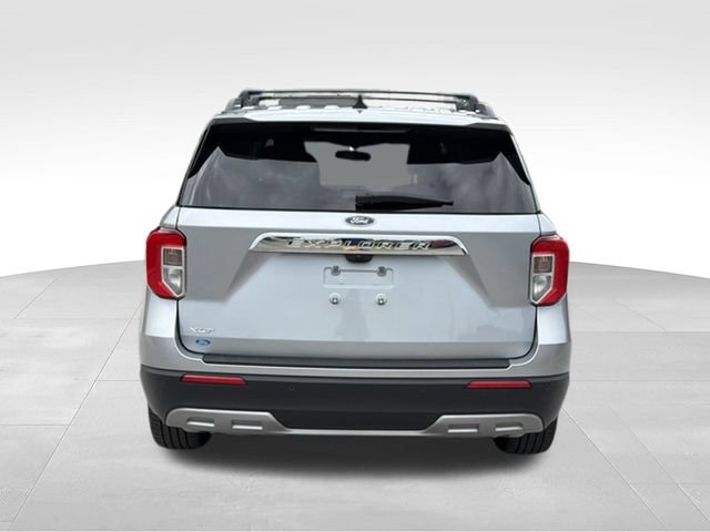 Used 2023 Ford Explorer XLT w/ Equipment Group 202A RWD image 4