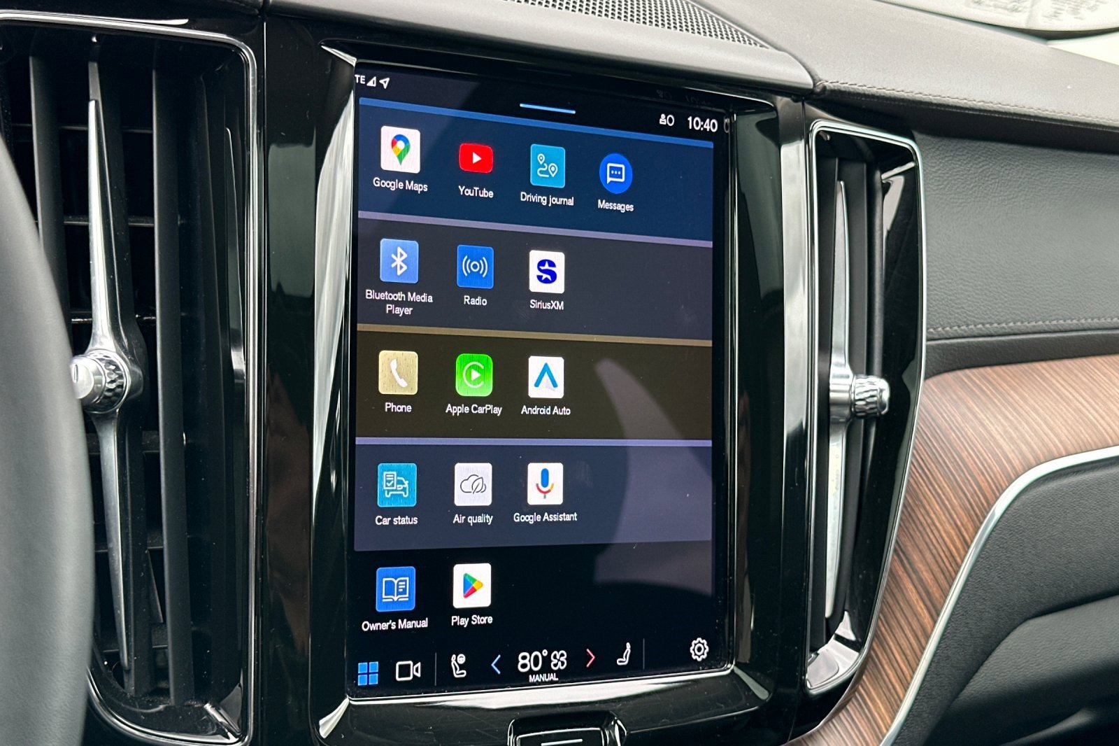 Used 2023 Volvo XC60 B5 Ultimate w/ Climate Package image 21