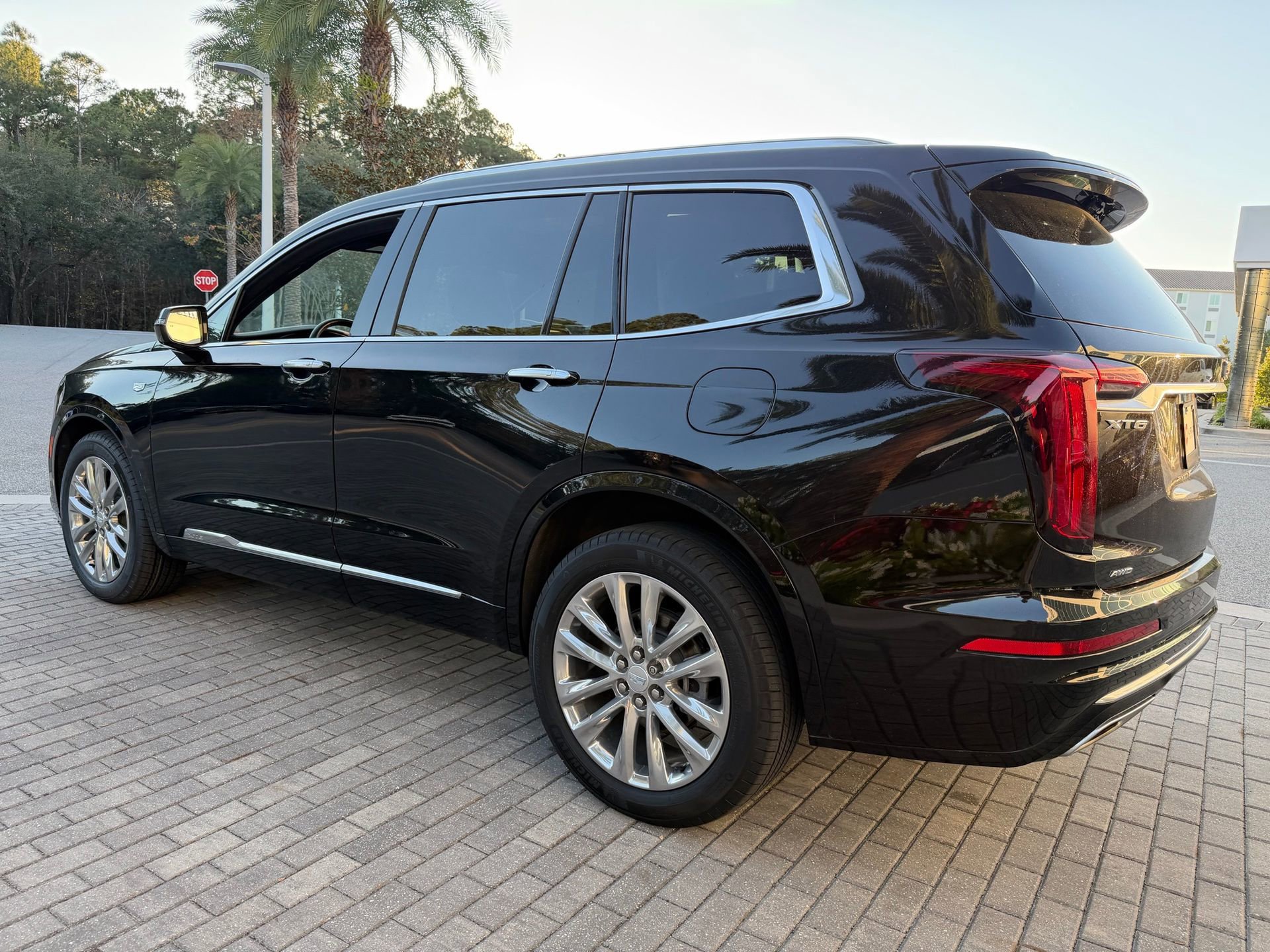 Used 2022 Cadillac XT6 Premium Luxury image 8