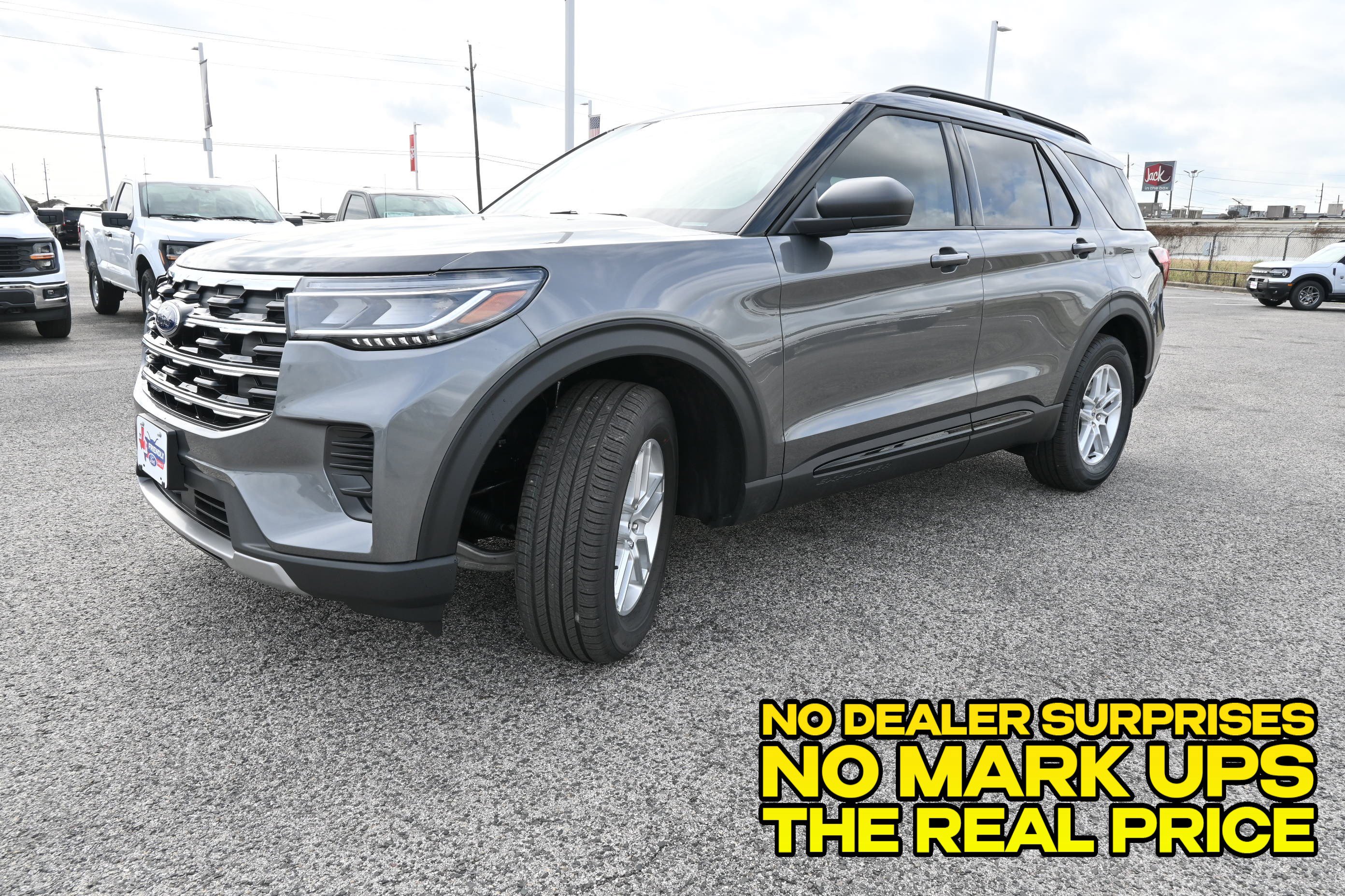 New 2026 Ford Explorer Active RWD image 9