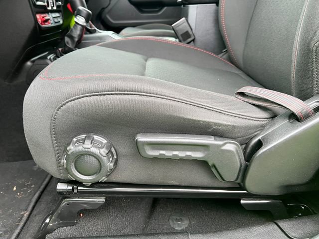 Used 2021 Jeep Wrangler Unlimited Rubicon image 12