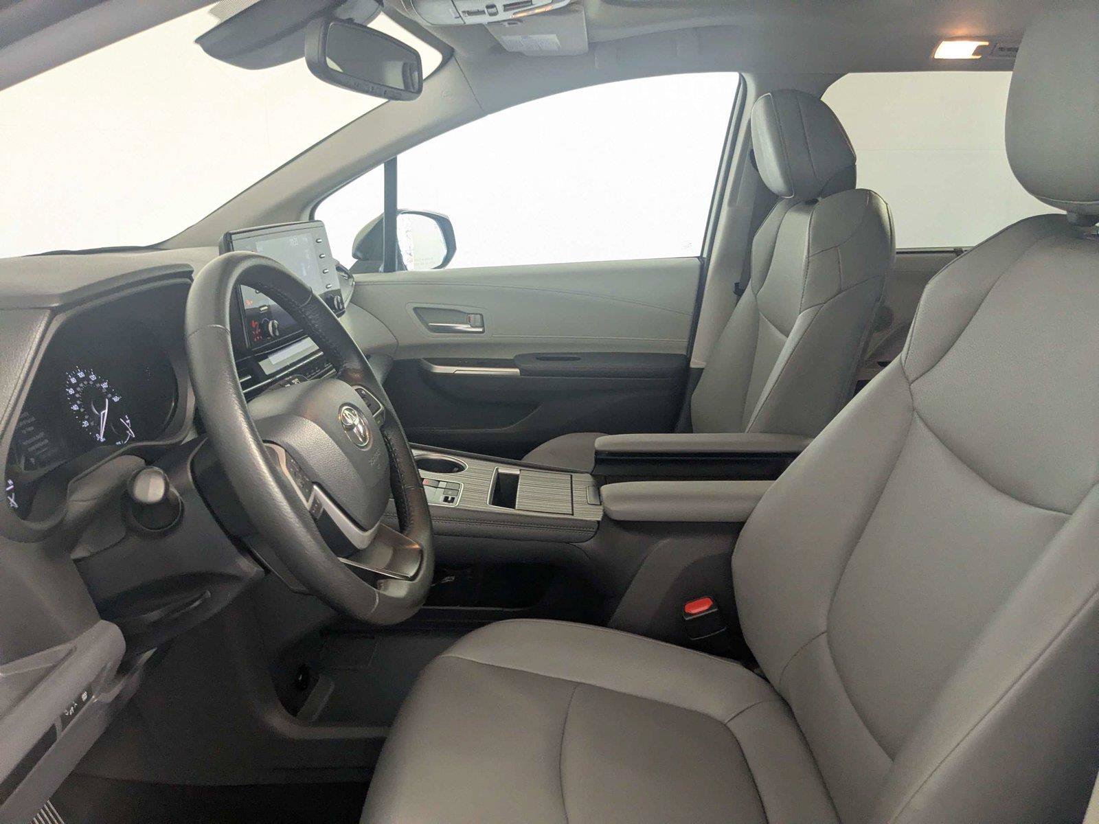 Certified 2024 Toyota Sienna XLE FWD image 12
