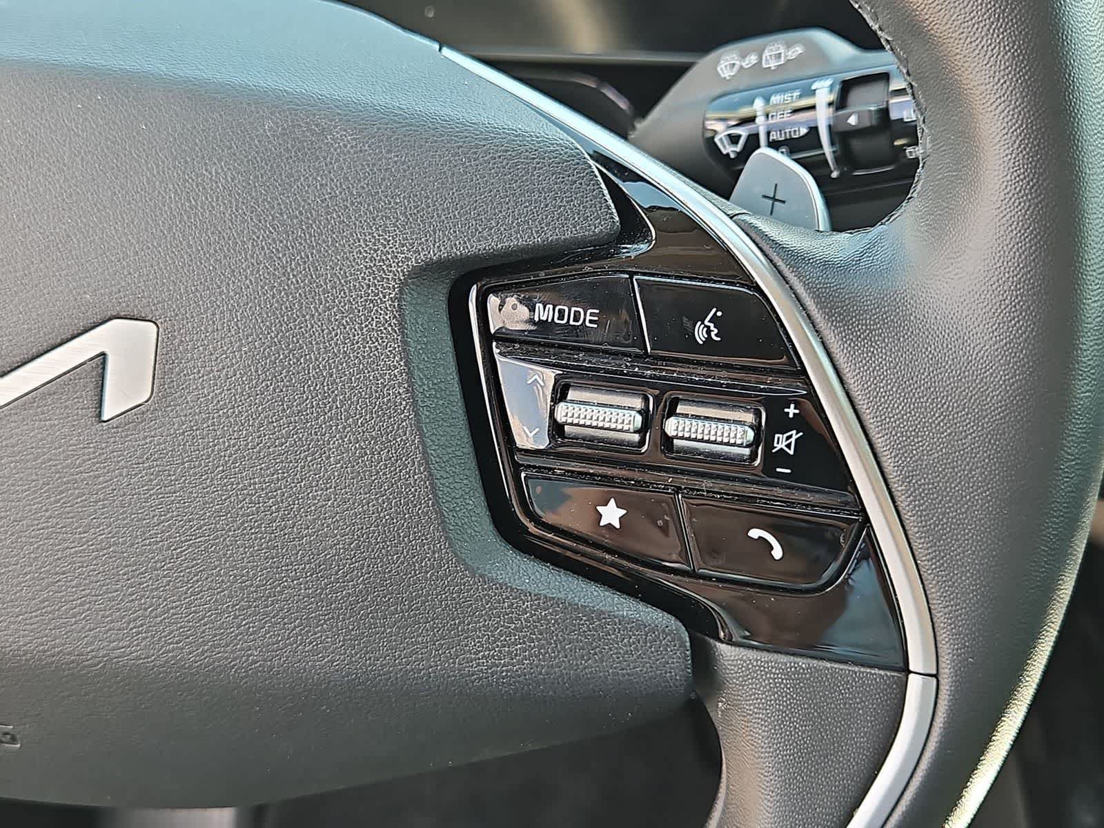 Certified 2023 Kia Niro EX FWD image 19