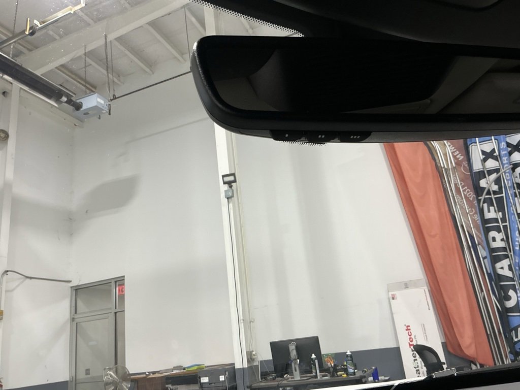 Used 2025 Nissan Pathfinder SL image 16