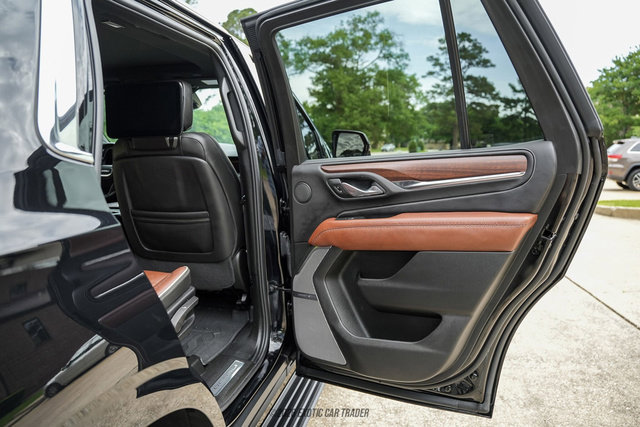 Used 2024 GMC Yukon Denali Ultimate w/ LPO, Floor Liner Package AWD/4WD image 31