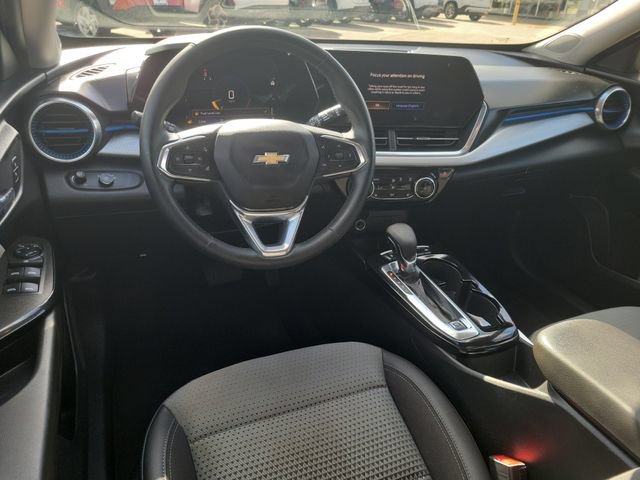 Used 2024 Chevrolet Trax LT w/ Driver Confidence Package FWD image 11