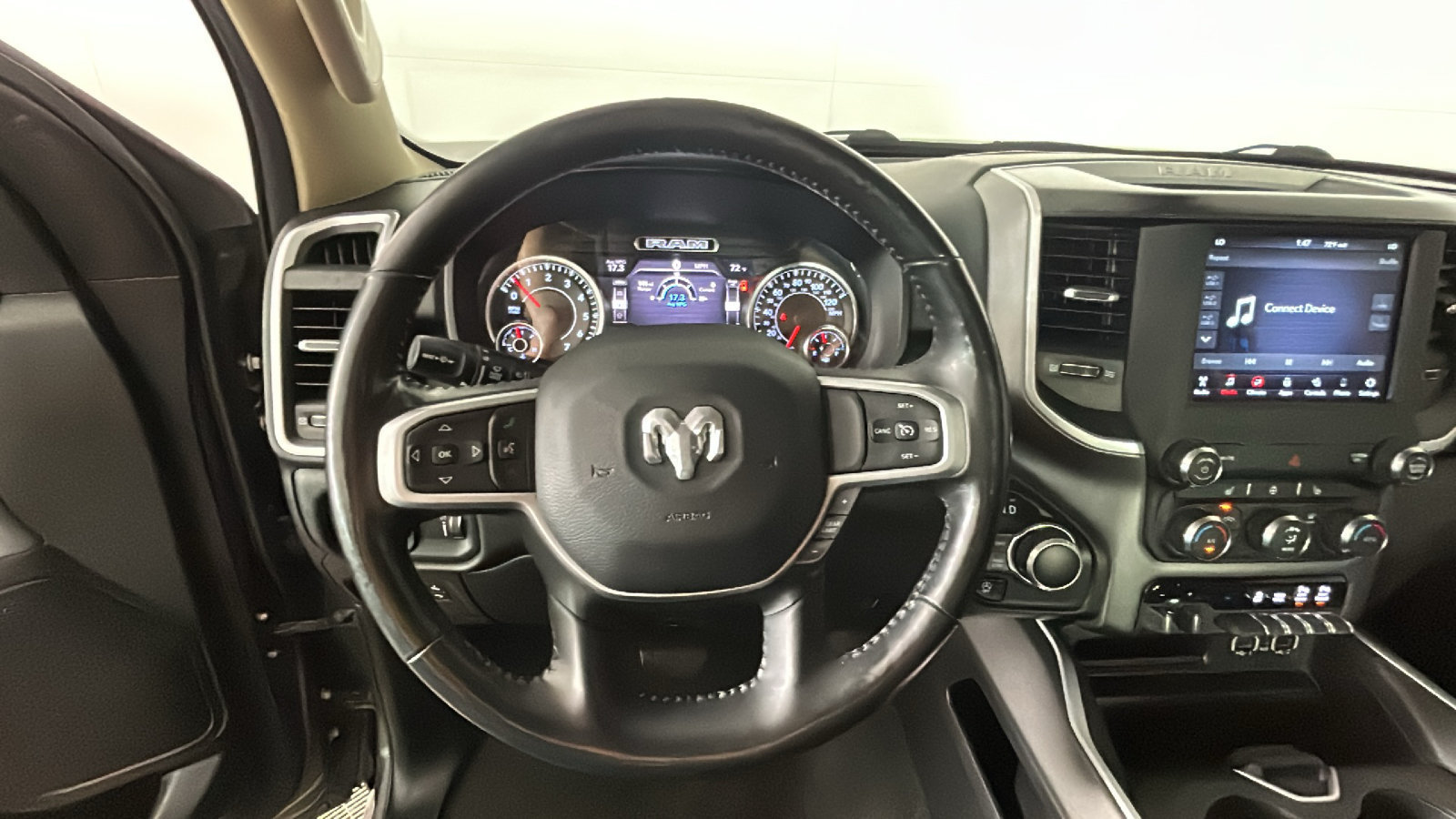 Used 2020 RAM 1500 Big Horn AWD/4WD image 18