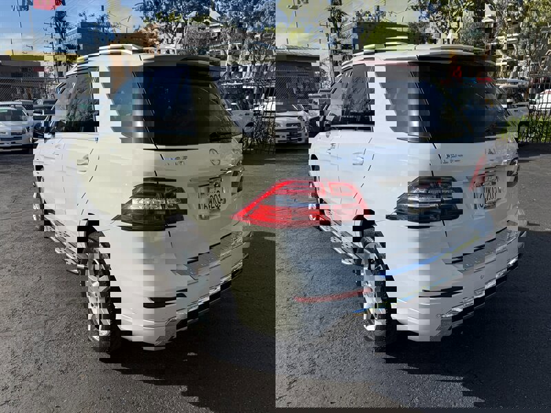 Used 2012 Mercedes-Benz ML 550 4MATIC image 7