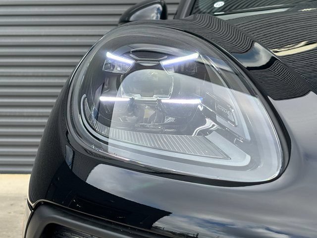 Certified 2026 Porsche Macan S AWD/4WD image 12
